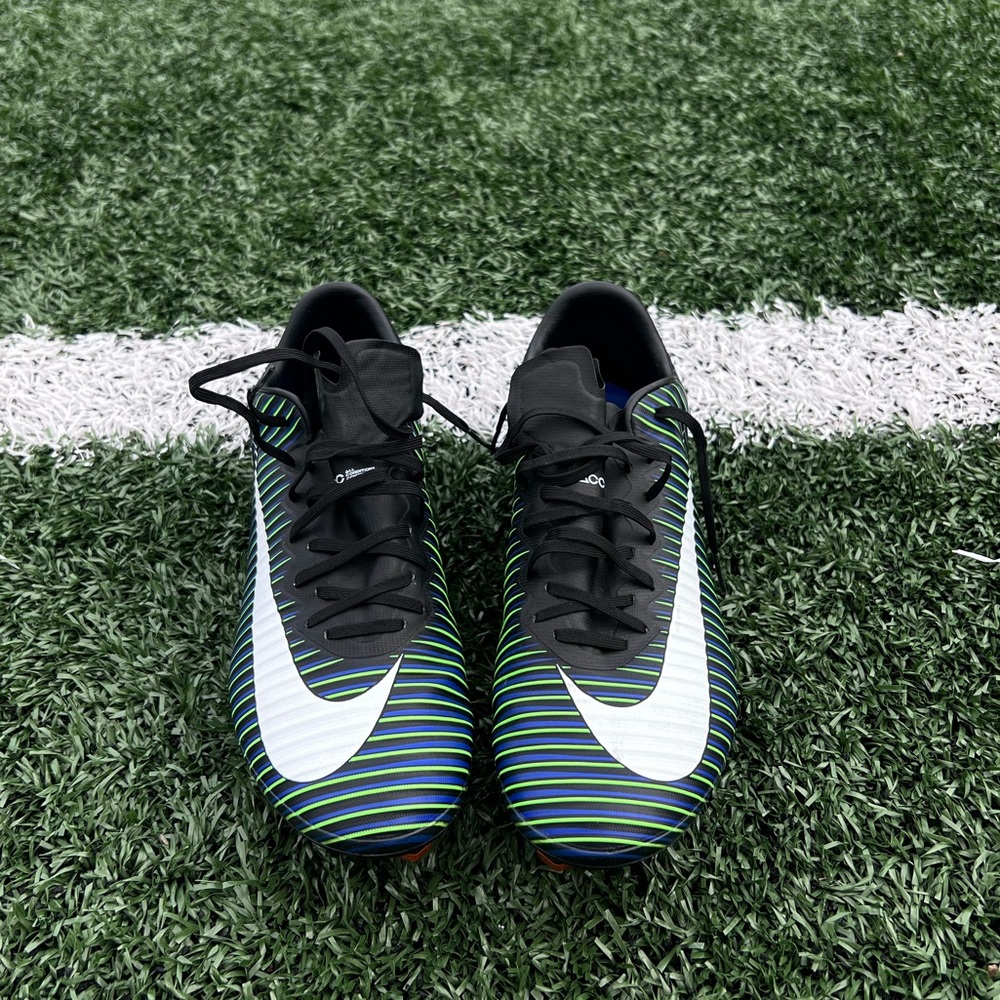 Soccer cleats Nike Mercurial SG